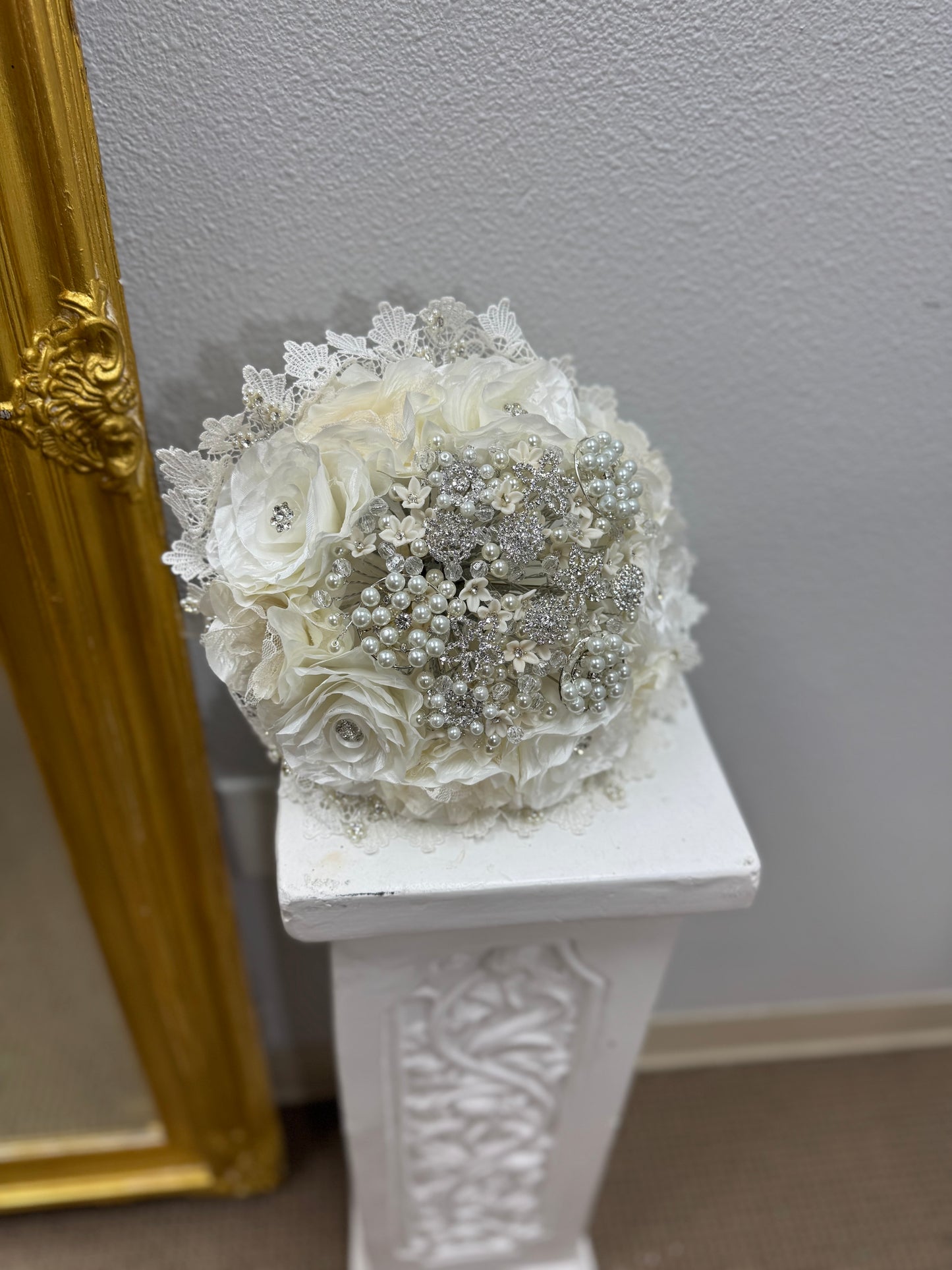 Ramo Wedding - White w/Lace
