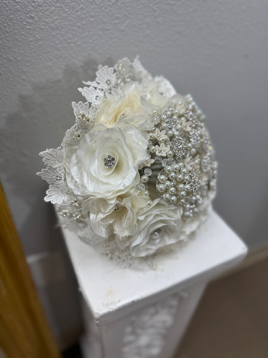 Ramo Wedding - White w/Lace